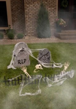 18 Piece Spooky Cemetery Kit