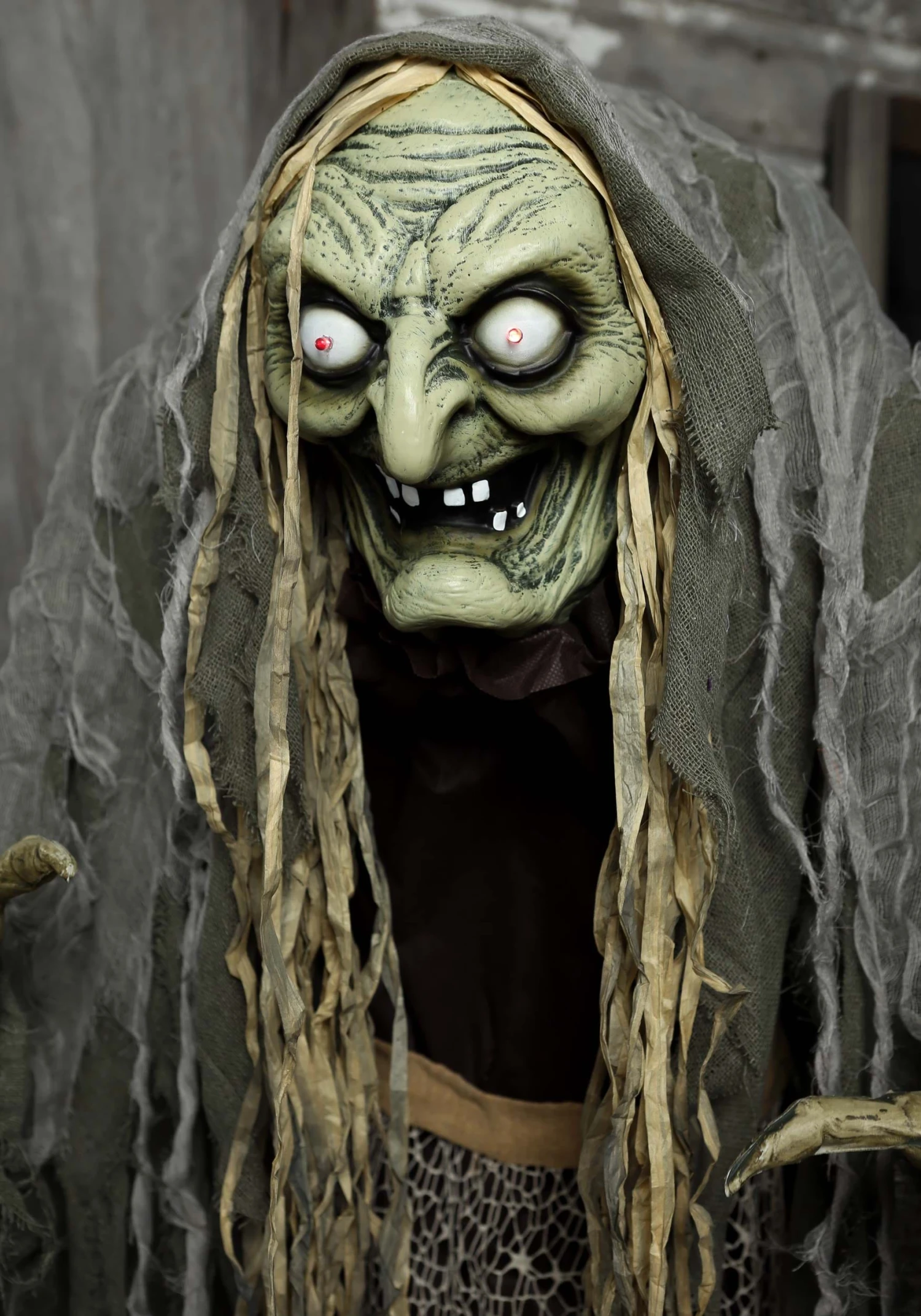5FT Hag The Witch Animatronic Decoration - Scream Saver 4 5FT Hag The Witch Animatronic Decoration - Scream Saver - Image 2