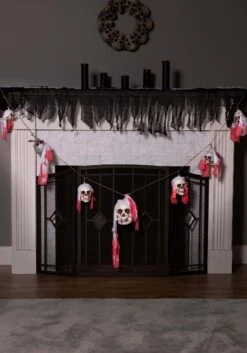 70-Inch Bloody Skull Garland Prop Decoration