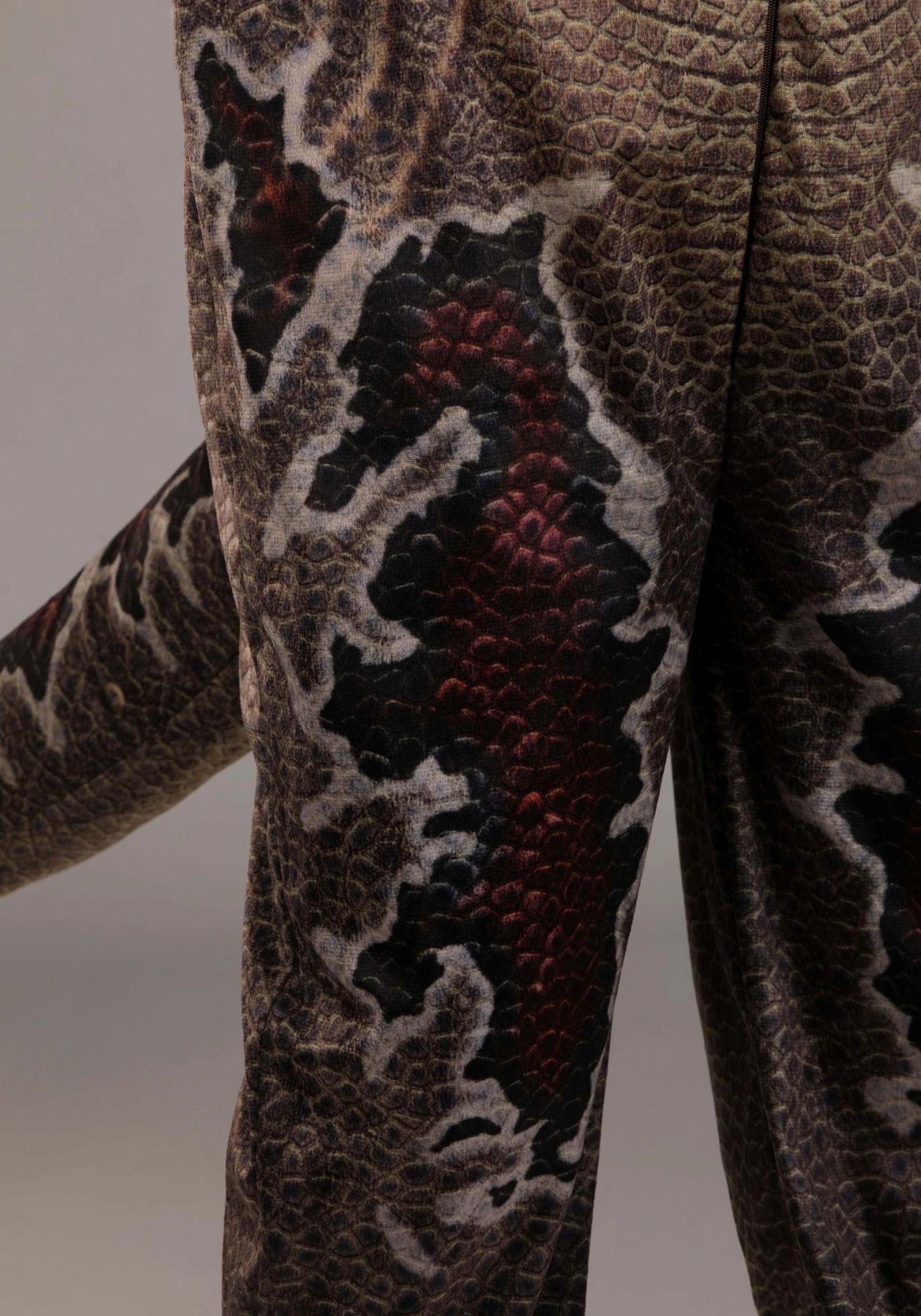 Adult Deluxe Dilophosaurus Costume 15 Adult Deluxe Dilophosaurus Costume - Image 13