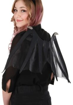 Elastic Flowing Bat Wings