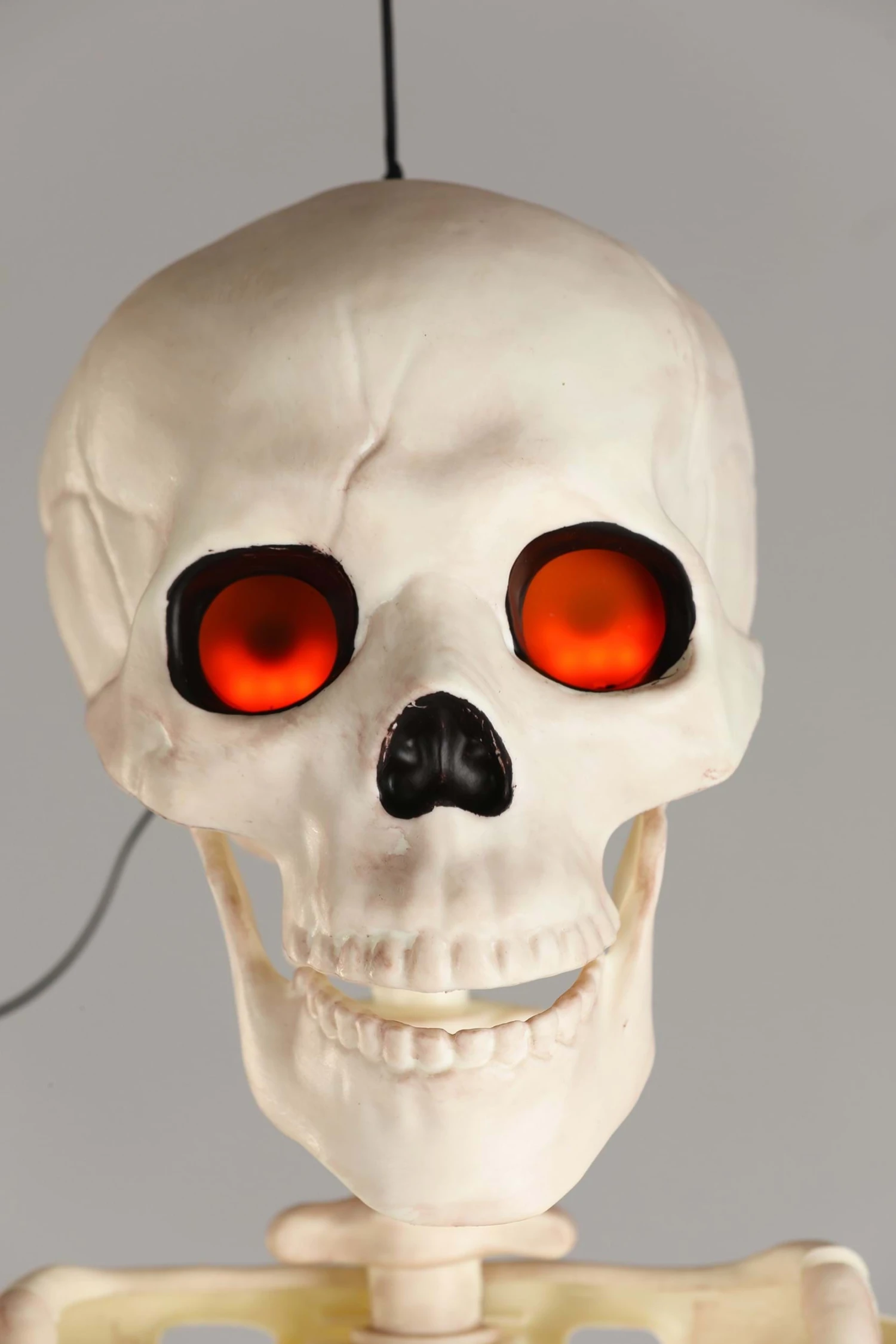 5FT Deluxe Flaming Light Up Eyes & Talking Skeleton Halloween Decoration 6 5FT Deluxe Flaming Light Up Eyes & Talking Skeleton Halloween Decoration - Image 4