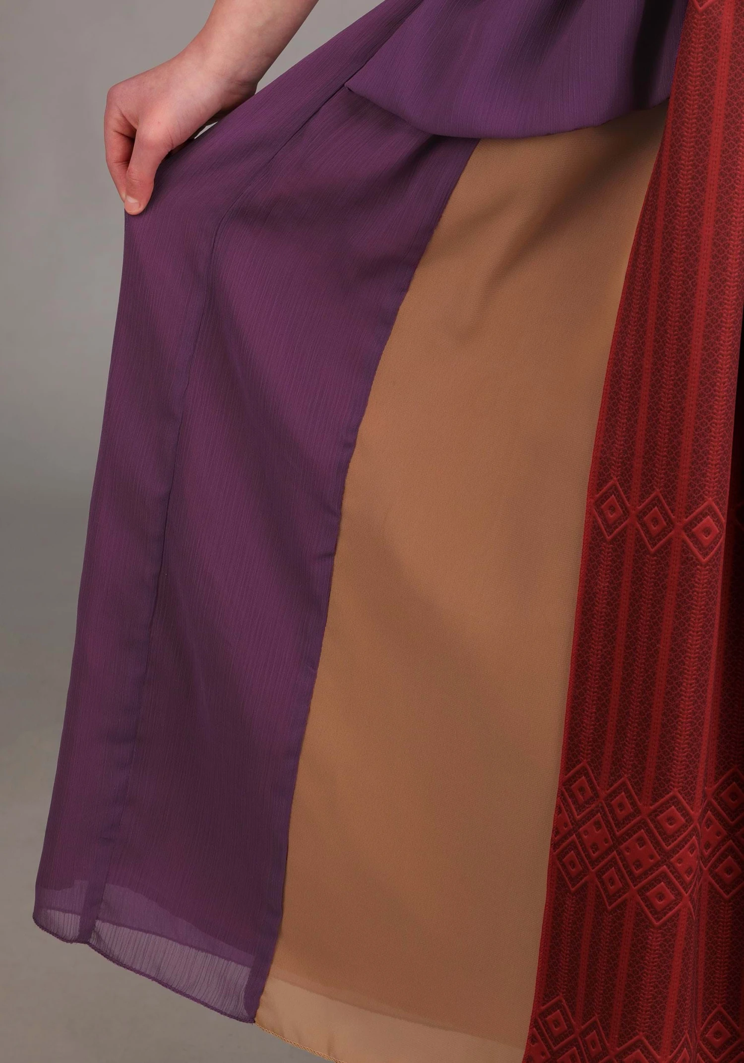 Deluxe Disney Hocus Pocus Girl's Sarah Sanderson Costume 10 Deluxe Disney Hocus Pocus Girl's Sarah Sanderson Costume - Image 8