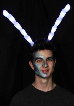 Light-Up Insect Antennae | LumenHorns -Halloween Costumes light up insect antennae lumenhorns alt 5