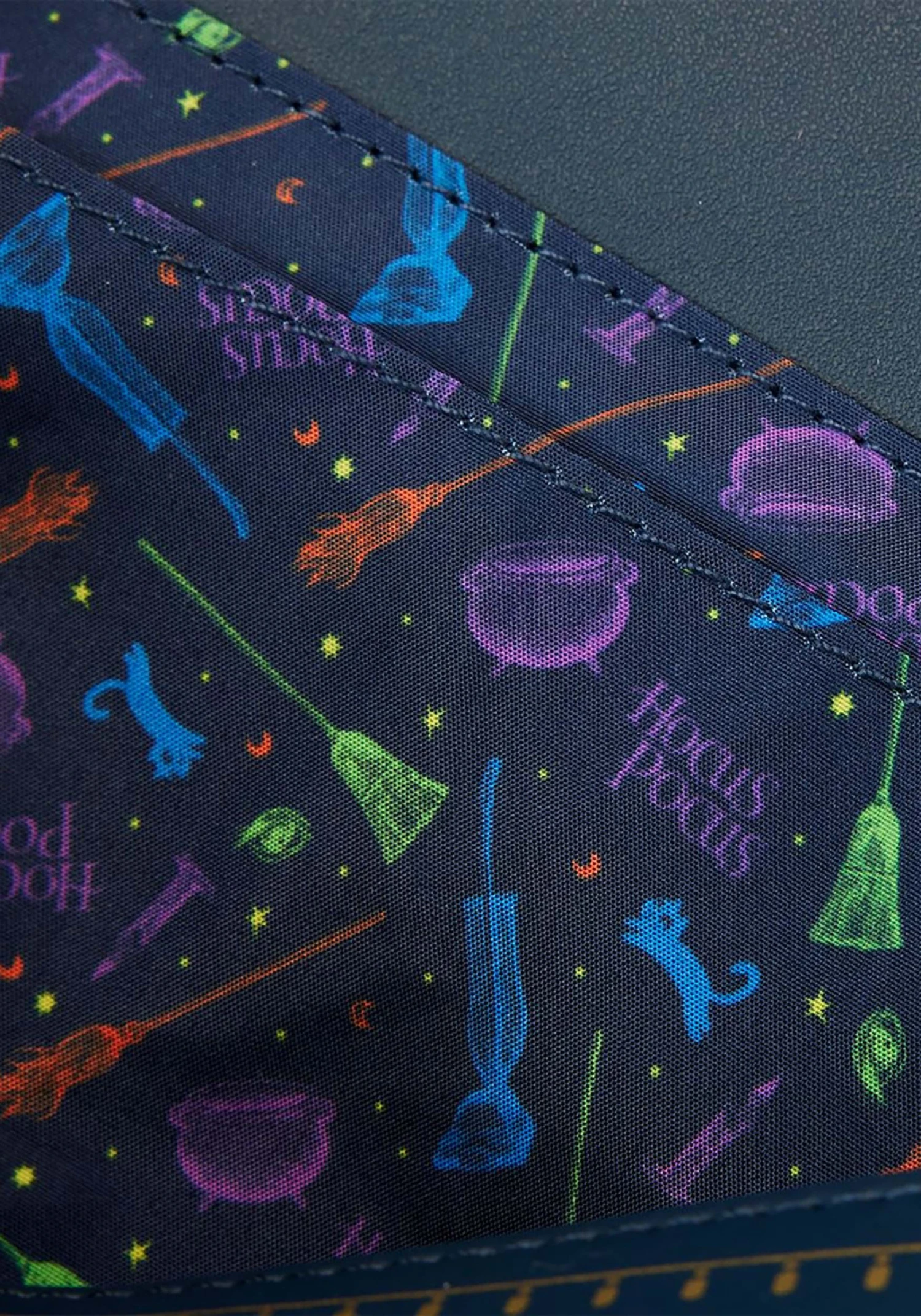 Loungefly Disney Hocus Pocus Book Crossbody Bag 8 Loungefly Disney Hocus Pocus Book Crossbody Bag - Image 6