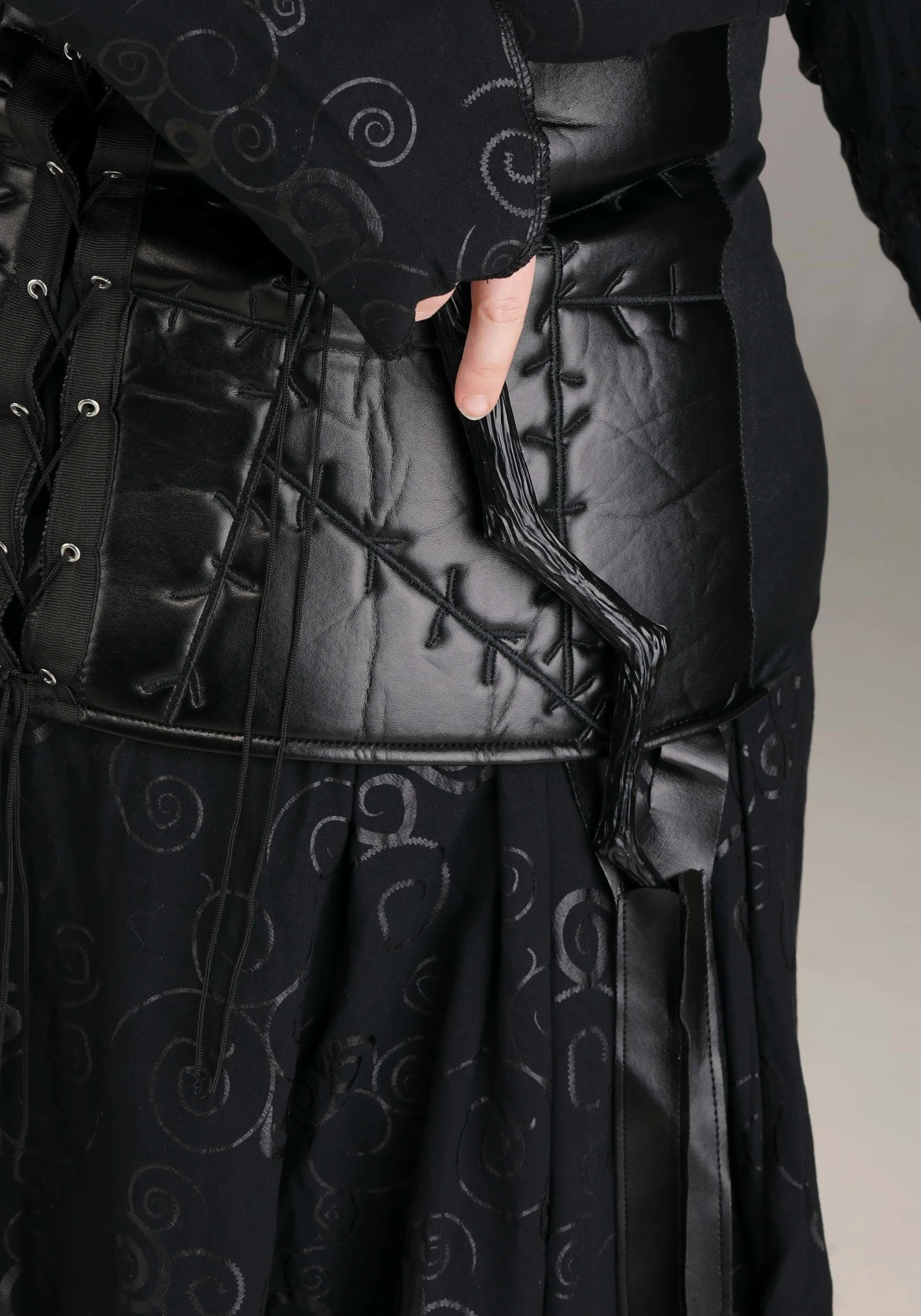 Women's Plus Size Deluxe Harry Potter Bellatrix Costume 9 Women's Plus Size Deluxe Harry Potter Bellatrix Costume - Image 7