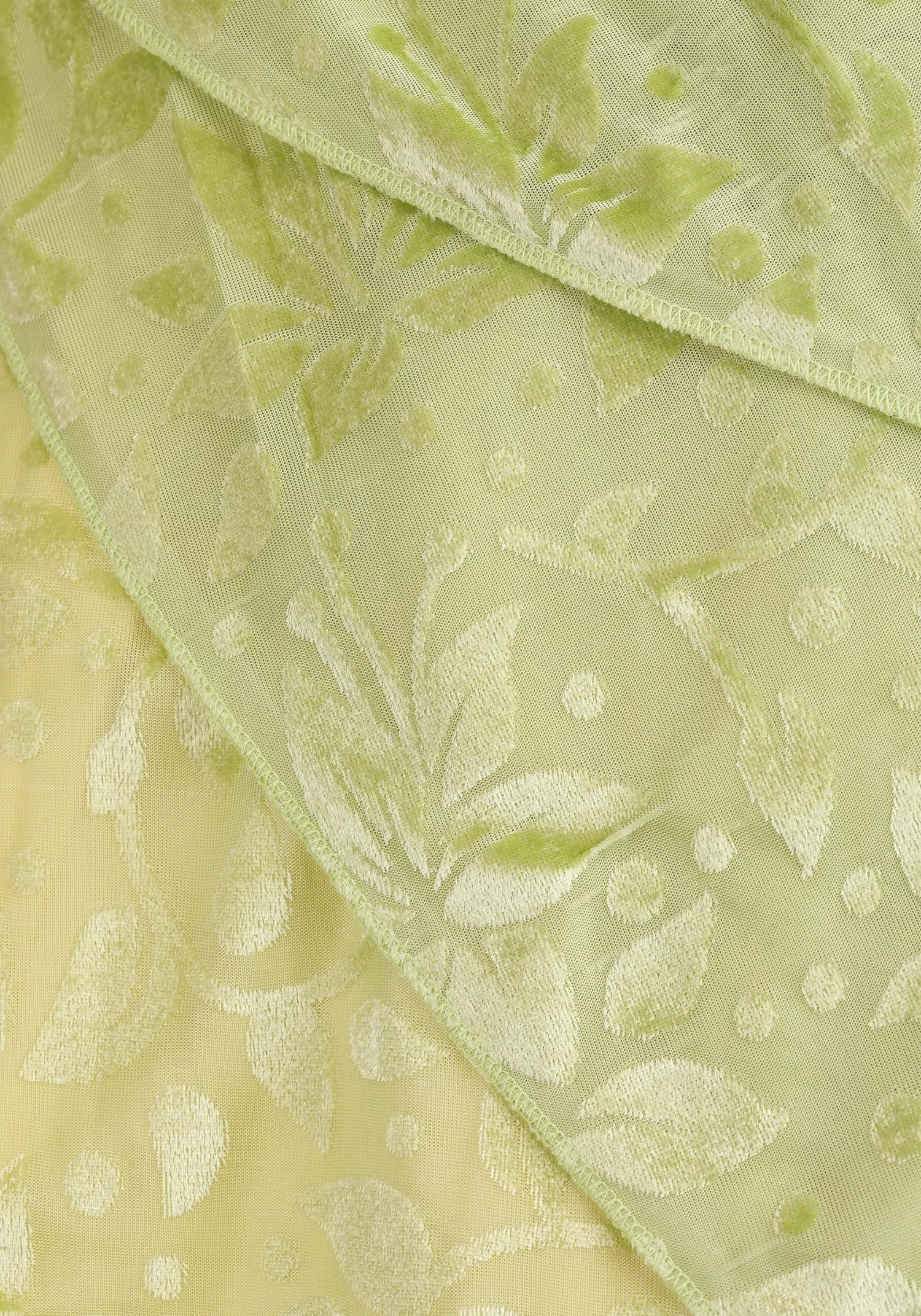 Disney Princess And The Frog Women's Plus Size Deluxe Tiana Costume 8 Disney Princess And The Frog Women's Plus Size Deluxe Tiana Costume - Image 6