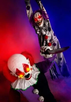 4.5FT Spine Shivering Shaking Animated Evil Clown Halloween Decoration 12 4.5FT Spine Shivering Shaking Animated Evil Clown Halloween Decoration -Halloween Costumes spine shivering shaking clown decoration alt 3