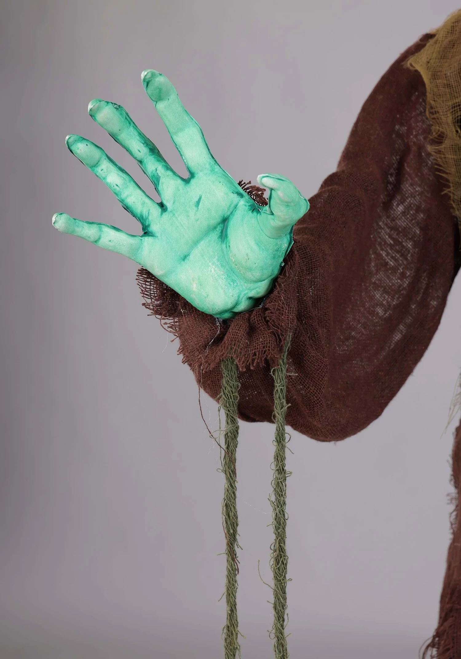 5.5FT Spineless Stanley Animatronic Zombie Decoration - Scream Saver 5 5.5FT Spineless Stanley Animatronic Zombie Decoration - Scream Saver - Image 3