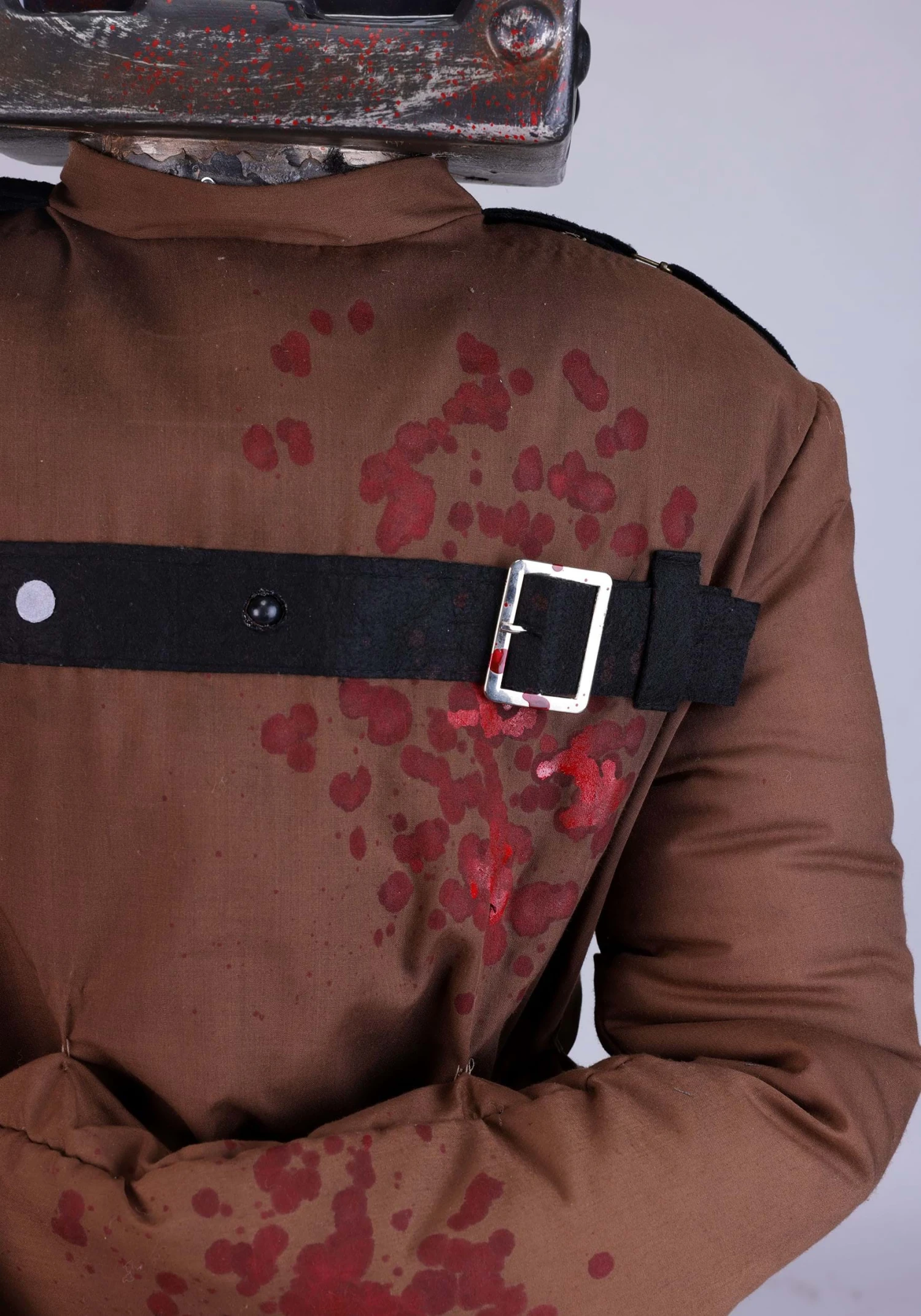 6FT Torture Box Man Animated Decoration 6 6FT Torture Box Man Animated Decoration - Image 4