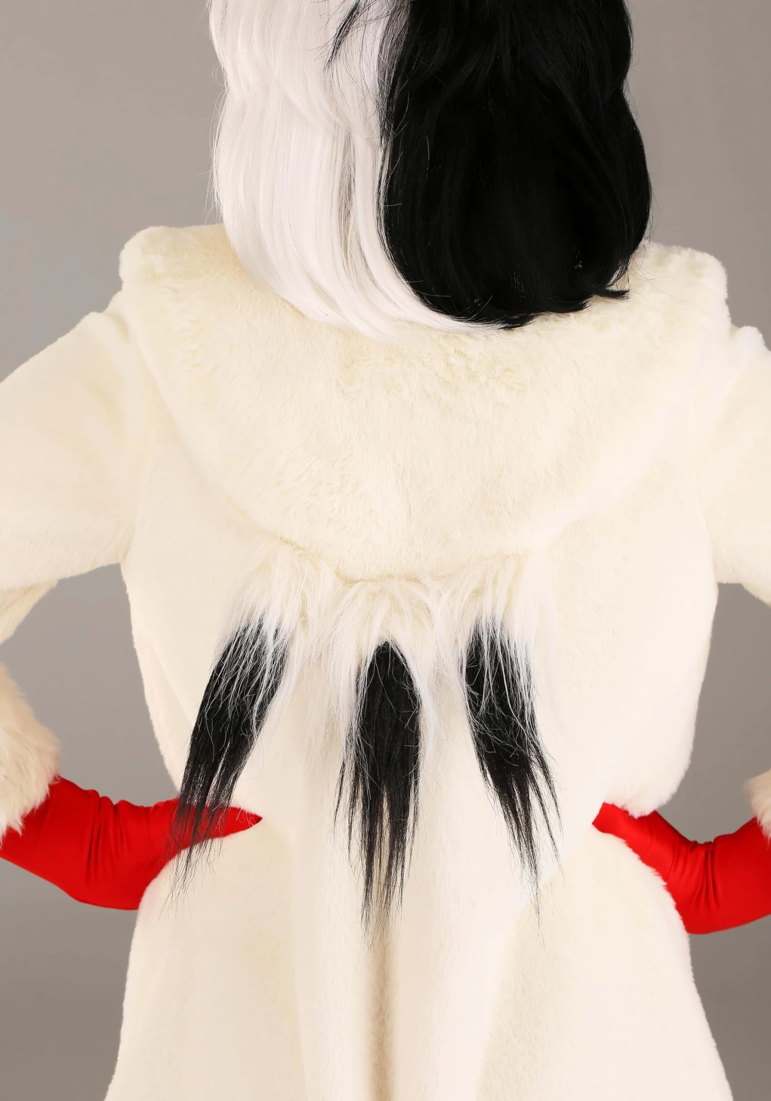 Cruella De Vil Coat Costume For Teens From Disney's 101 Dalmatians 16 Cruella De Vil Coat Costume For Teens From Disney's 101 Dalmatians - Image 14