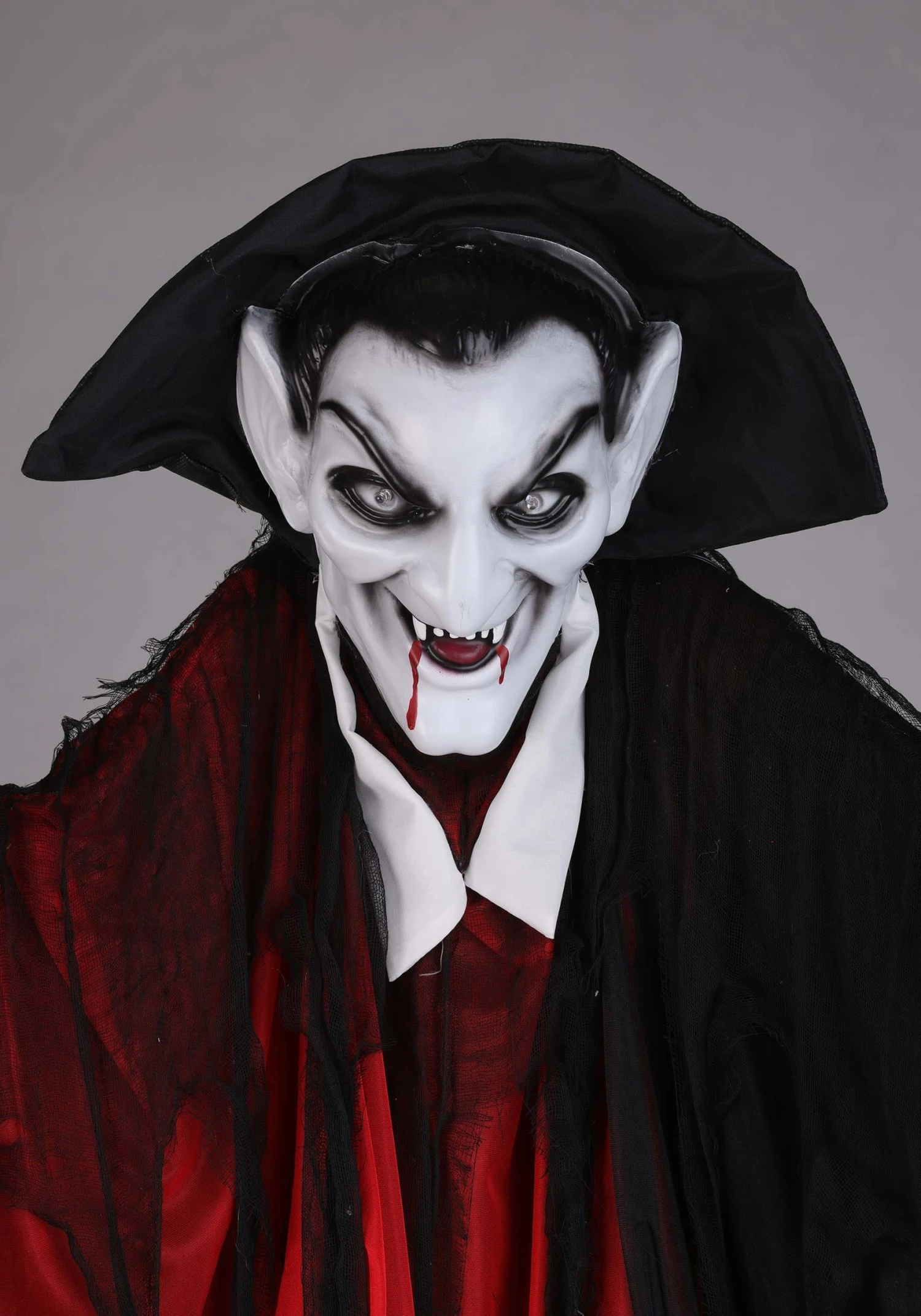 5.3FT Viscount Viktor Animatronic Vampire Decoration - Scream Saver 6 5.3FT Viscount Viktor Animatronic Vampire Decoration - Scream Saver - Image 4