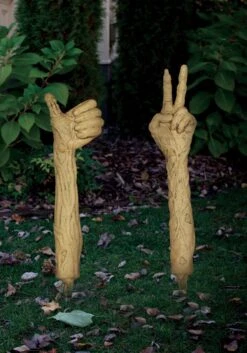 18.5-Inch Zombie Arm Lawn Stakes Decoration